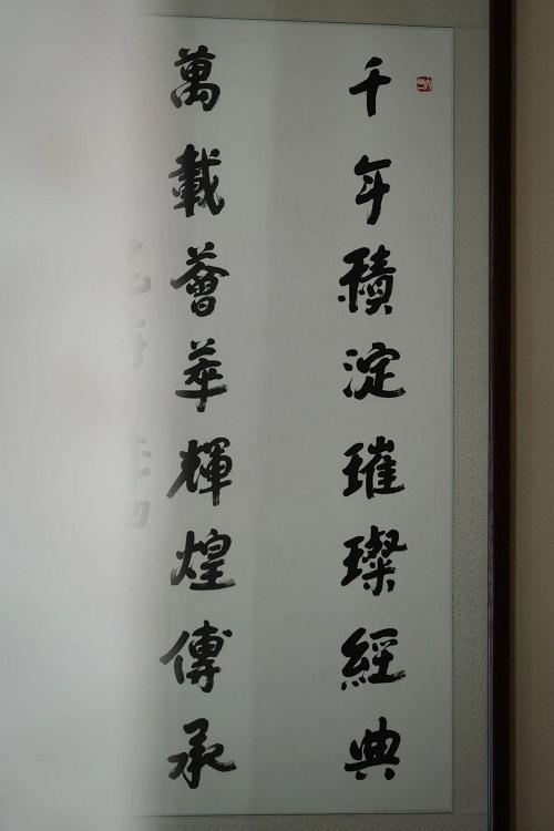 家具厂凹凸传奇：遇见春天的仪式感AG真人百家家乐平台来仙游红木(图2)
