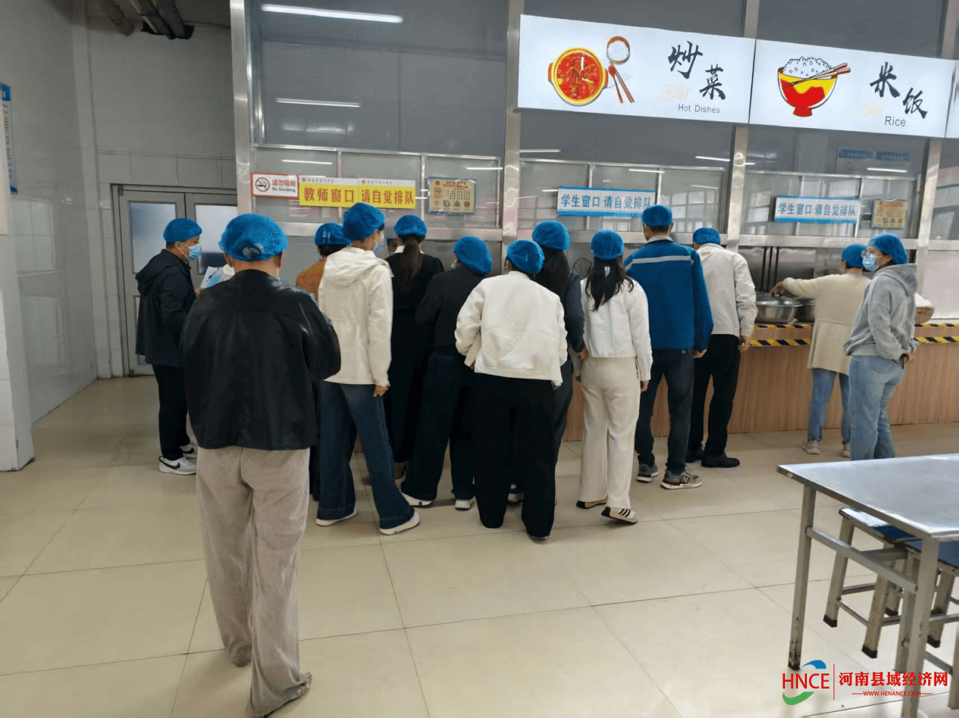 —商丘市第八中学餐厅开放日活动纪实AG真人烟火氤氲处 食安暖人心—(图5)