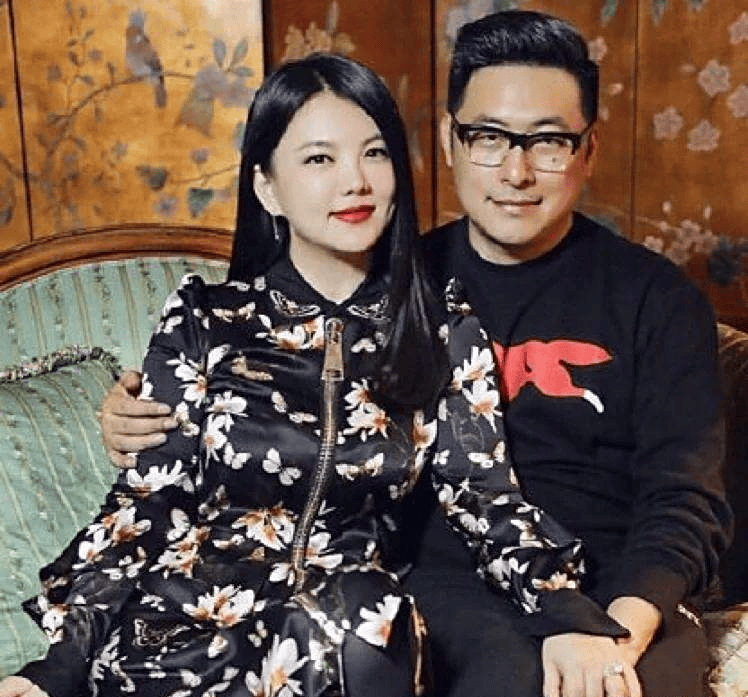 龄穿红色露肩礼服笑容优雅父母用仪式感书写另类亲情篇章AG真人娱乐李湘王岳伦同框庆祝女儿16岁生日照王诗(图10)