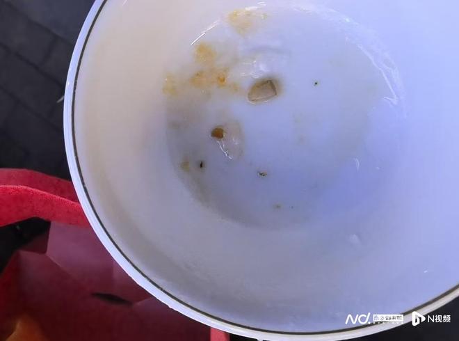 餐后中毒洗胃疑为封装碗具有洗涤剂残留AG真人娱乐网址东莞男子在宵夜店用(图3) 餐后中毒洗胃疑为封装碗具有洗涤剂残留AG真人娱乐网址东莞男子在宵夜店用(图3)