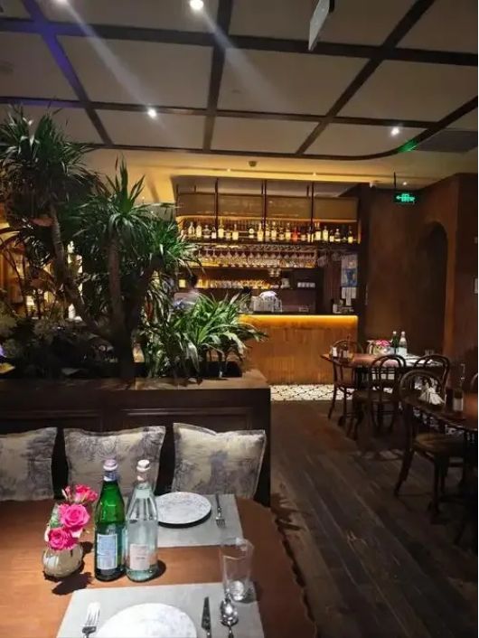 厅推荐：为爱定制难忘时光AG真人网站浪漫约会餐(图2)